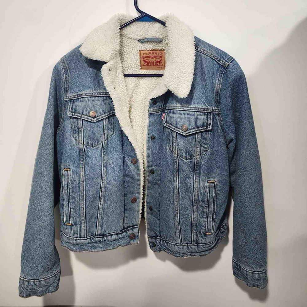 Levi's Blue Denim Trucker Jacket with Sherpa Lining